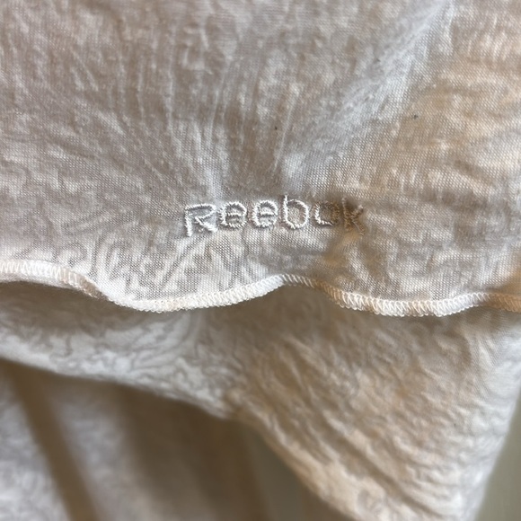 REEBOK..White Open Front Wrap
Laser Lace design in print
Light weight XL - Picture 10 of 10